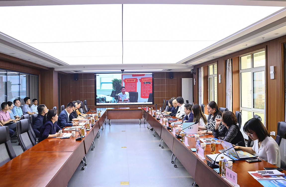 中德创新研究院来哈尔滨华德学院开展调研