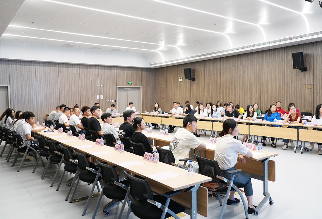“华德-昆山产业学院”2024年第二次理事会暨昆山校友导师计划启动仪式顺利召开
