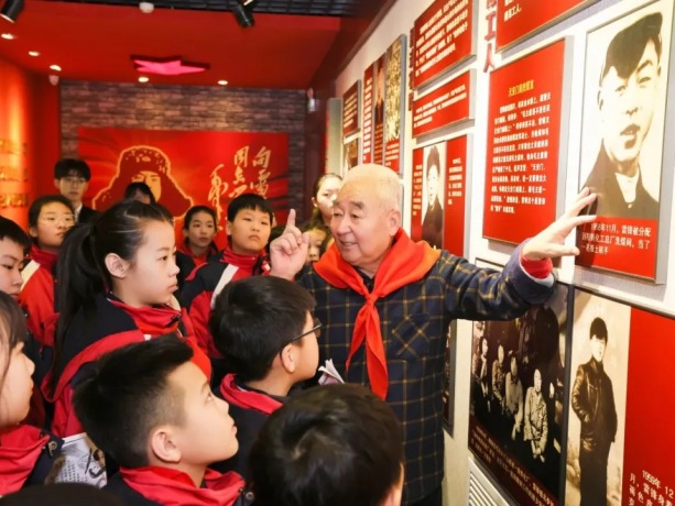 【龙江高校网络思政】高校新闻速递：学雷锋践初心 传精神强育人——哈尔滨华德学院开展雷锋精神专题研习活动