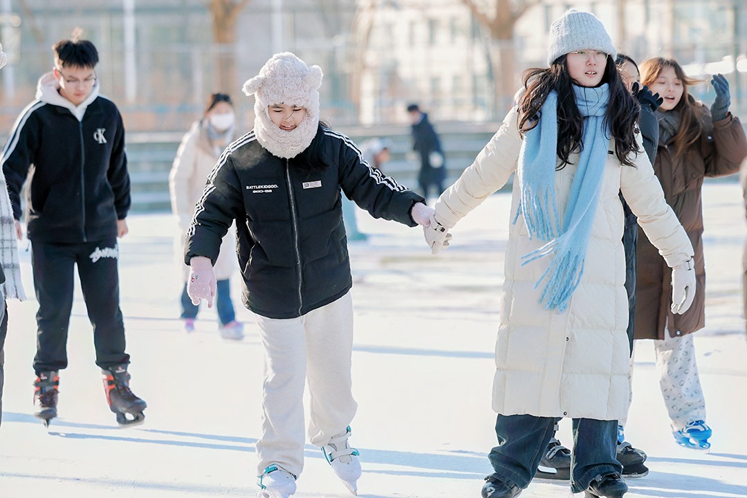 零下15℃冰场跃动 100℃青春燃爆今冬