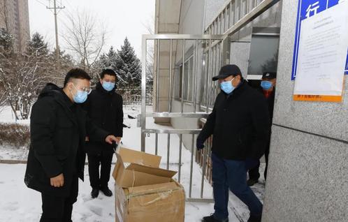 华德学子心系母校 捐赠物资共抗疫情
