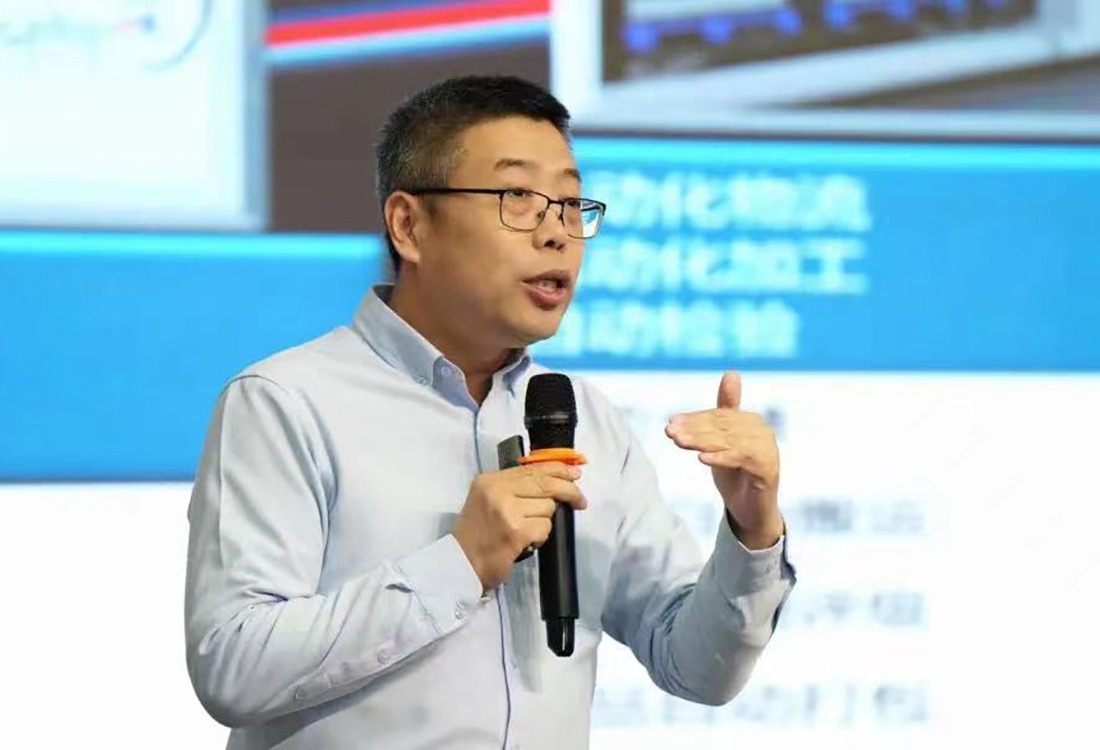 听世界五百强企业大咖讲解“数字孪生赋能智能制造”，华德学子收获颇丰！