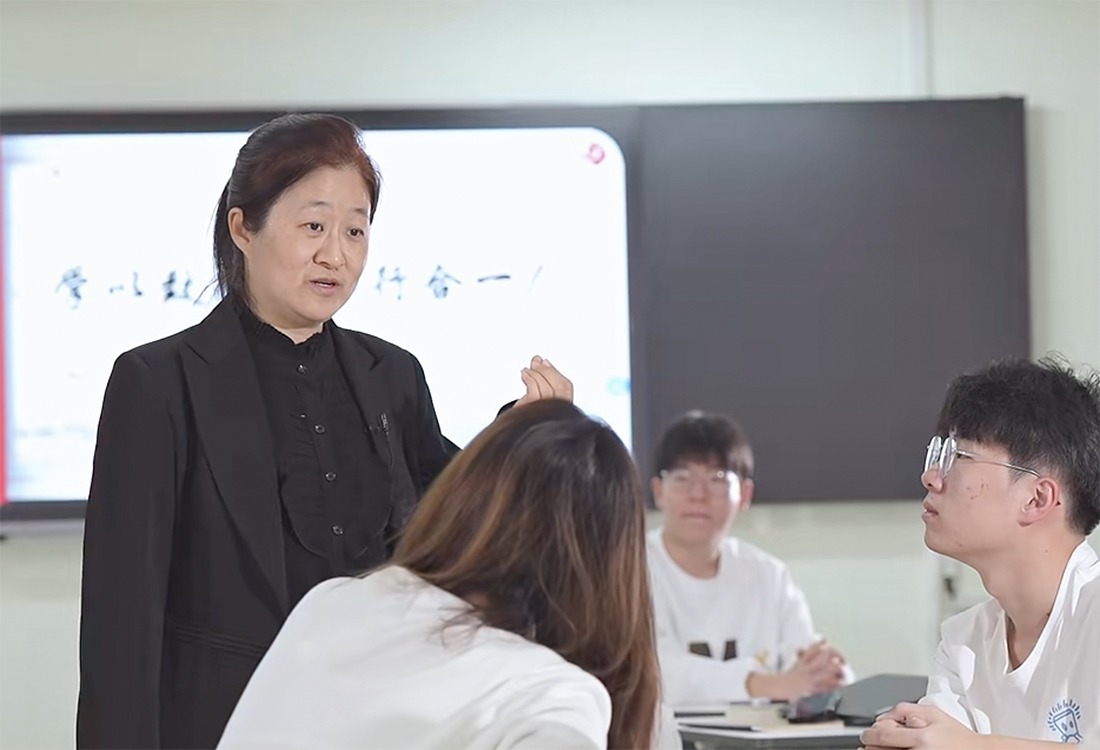 精彩课堂 · 园丁集|翟霞：扎根一线讲台，做长明的领航灯塔
