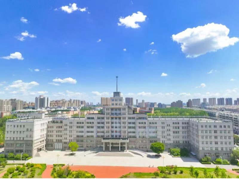 【央广网】哈尔滨华德学院281名学子走进吉利集团 与世界500强企业面对面