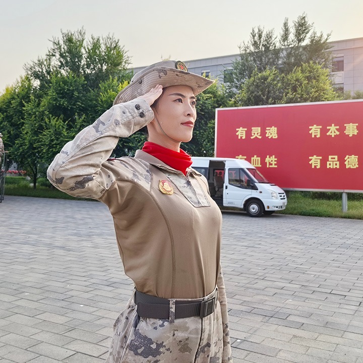 华德毕业生亮相九三阅兵民兵方队！乔鑫#