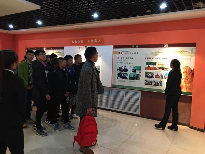 我校组织开展16级新生校史馆参观活动
