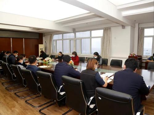 学校疫情防控指挥部召开工作会议